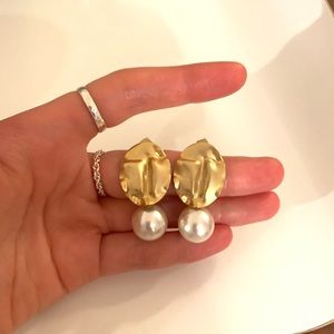 Gold pearl earrings